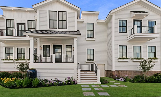 Stone Harbor Casa | An exceptional new property. Set in one of the most sought after and secluded neighborhoods and yet close to downtown Stone Harbor