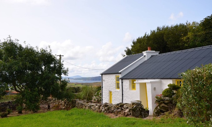 Downings Cabaña | Un Idilio de Irlanda - casa muro de piedra tradicional situado en las colinas por encima de Downings