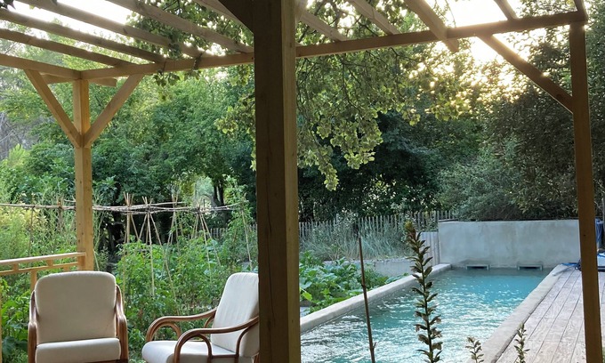 Saint-Etienne-du-Gres Cabina | An oasis in nature, Swimming pool-comfort-nature park-Alpilles gite 60 m2