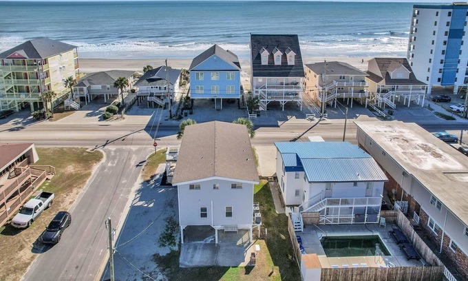 Cherry Grove Beach Cabaña | An Ocean View 7BR Home, Second Row, Steps to Beach, Sleeps 16
