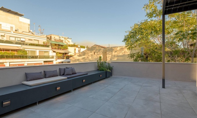 Plaka Apartamento | An Outstanding 3 Bdrm Apartment in the Heart of Athens