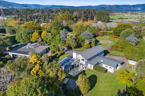 Otaki Cabina | Anam Cara Gardens luxury Villa Private bedrooms and ensuite bathrooms Sleeps 9