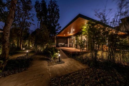 Canlubang Complejo | Ananda Cabin - Ezra Viniti Resort