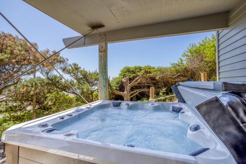 Lincoln City Casa | Anchor Blue