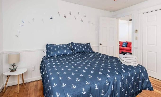 Old Orchard Beach Casa | Anchors Away Cottage: 5BR 10-Min Walk to Beach
