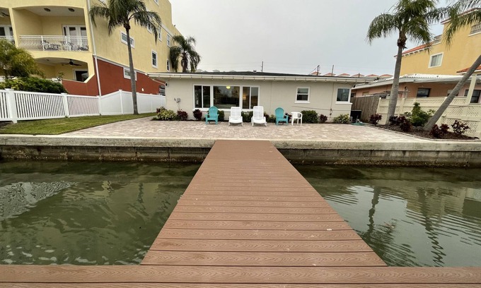 Clearwater Beach Apartamento | Anchors UP #3; WALK to Beach/Bars/Dining