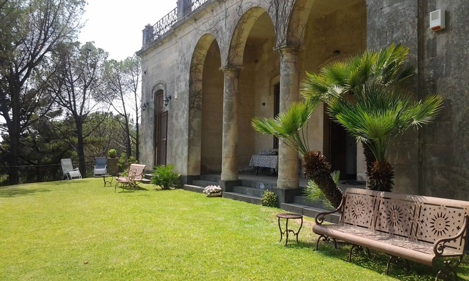 Piedimonte Etneo Villa | ANTIGUA VILLA FIN 800 situado en un parque entre el Etna, el mar y Taormina