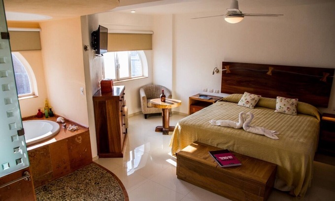Puerto Vallarta Apartamento | Andales Suites 104 (Romantic Zone)