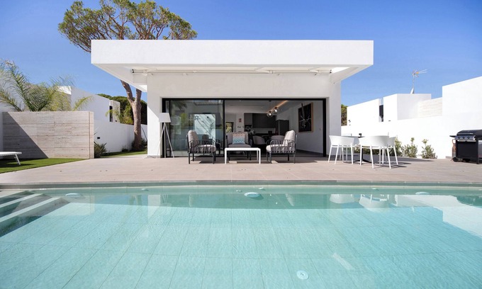 Poblado Sancti Petri Villa | Andrea Sea Villa con piscina privada, gimnasio y Wi-Fi