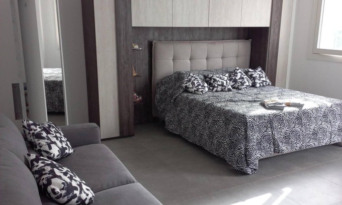 Pigneto Apartamento | Andrewsuite rome center san giovanni living in pigneto....