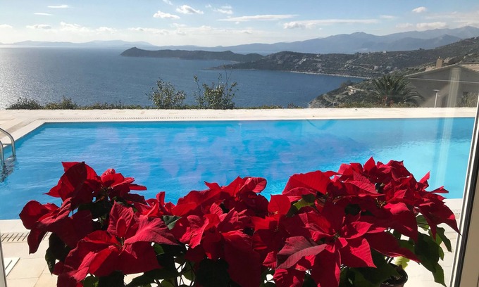 Marathon Villa | Anemolia Villa de lujo con piscina privada y vistas al mar.