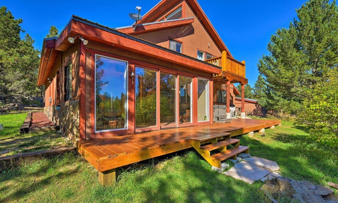 Angel Fire Casa | ¡NUEVO! Casa de 5 acres de Angel Fire Fire con bañera de hidromasaje y sauna