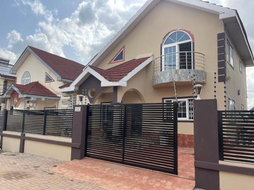 Madina Apartamento | angel gate estates