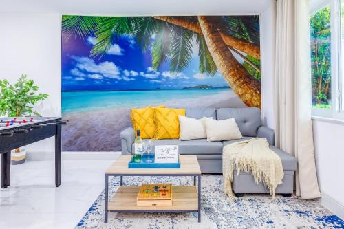 Highland Garden Casa | Angies-10 Min Beach-10 People-Terrace-Families