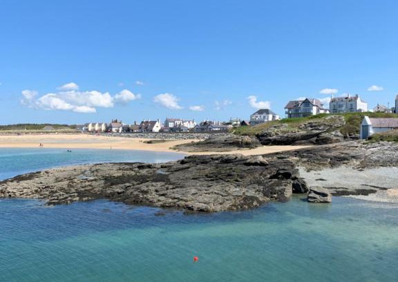 Trearddur Bay Casa | Anglesey Coastal Cottage 200 metres from Beach, Dog and Family Friendly