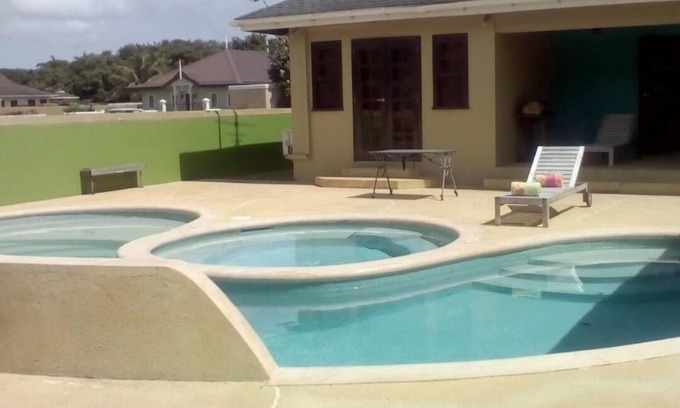 Golden Grove Villa | Angostura Resort Villa