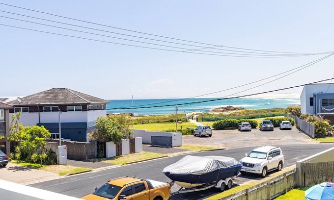 Anna Bay Casa | Anna Bay Beach Shack, 44 Ocean Avenue - fantastic 2 storey house with spectacular views