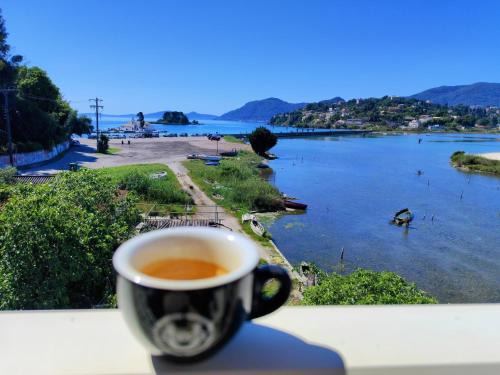 Kanoni Apartamento | Anna's Apartments and Studios - Planespotter's Paradise!