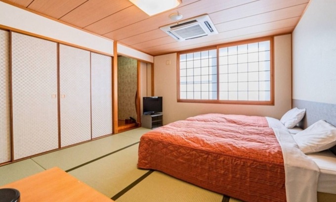 Toon Hotel | Annex JapaneseWestern Room A Tatami Bedroom / Toon Ehime