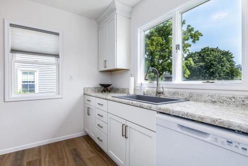 Dubuque Casa | Annies on Adair - NO Step Entry