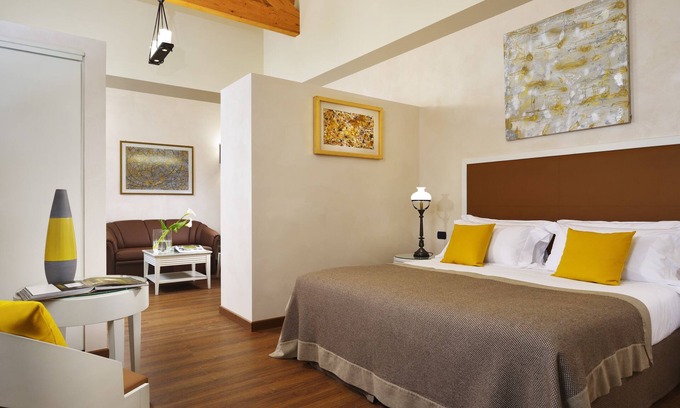 Oleggio Castello Otro | Anuncios Junior Suite en los nuevos establos
