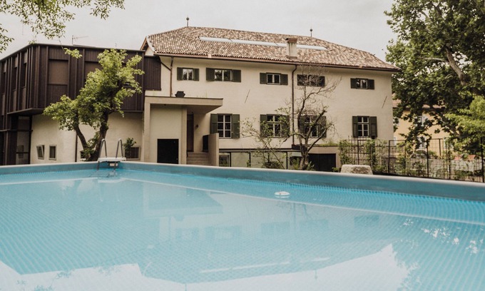 Merano Historic Center Apartamento | Ansitz Thierburg :Christl - Suites in a lovingly restored manor house