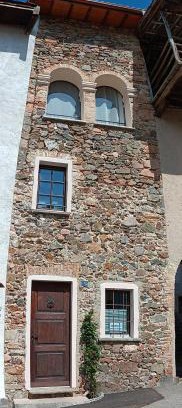 Carabietta Casa | Antica torre del castello Casa Ceresiana