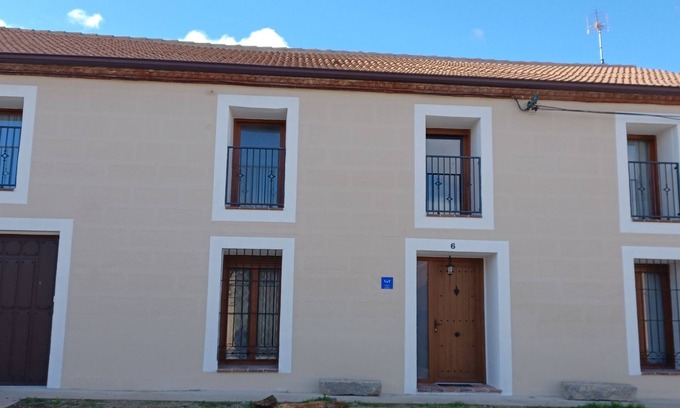 Santa Maria la Real de Nieva Cabaña | Antigua casa segoviana a 35 km de Segovia Ciudad Patrimonio de la Humanidad.