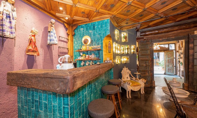 Talimhane Casa | Antique Terrace Room just 50 Mt away to Taksim square