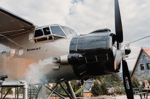 Altendorf Alquiler De Eote | Antonov im Garten – Flugzeug-Ferienwohnung