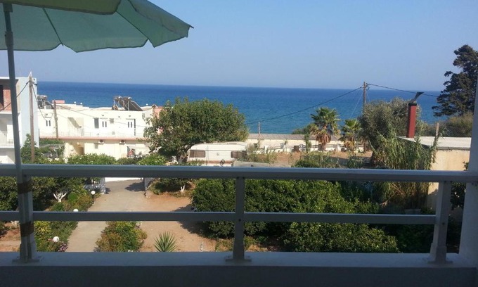 Stegna Apartamento | Antouan Matina