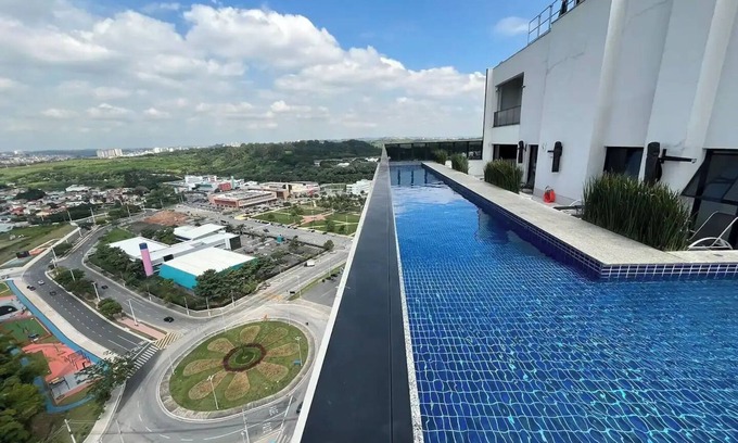 Alphaville Apartamento | Ap Aconchegante com Ar-cond, Ótimo Wi-fi, Vaga e Piscina. Perto de Alphaville