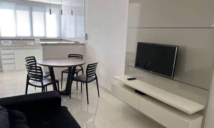 Pampulha Apartamento | AP2: 300 megs of internet, with air, new.