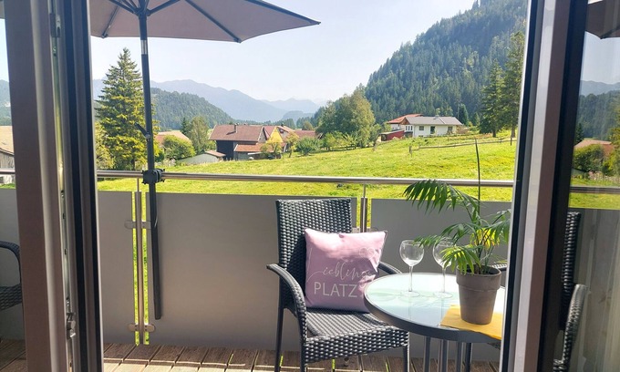 Vils Apartamento | Apart Diana - nueva casa de vacaciones - App. "Rossberg" con vistas a la montaña, Wi-Fi y balcón