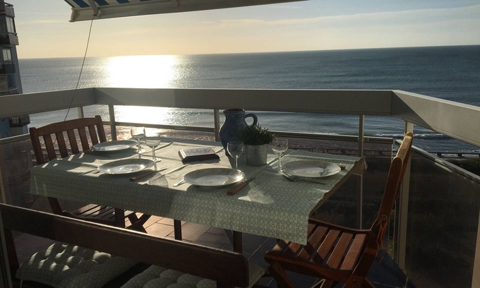 Saint-Gilles-Croix-de-Vie Apartamento | Apartamento con vistas al mar.