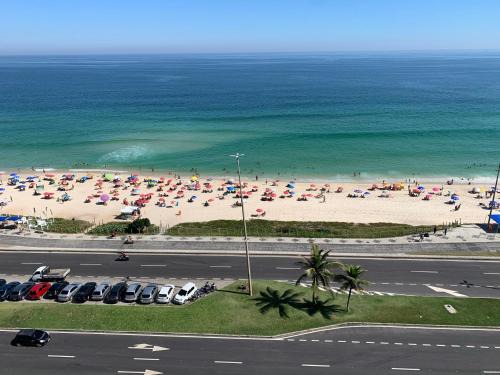 Barra da Tijuca Apartamento | Apart hotel em frente à praia da Barra da Tijuca, vista total para o mar