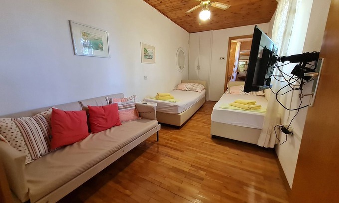 Vratarusa Apartamento | Apartments Ljubica (69231-A1) - Klenovica (Novi Vinodolski)
