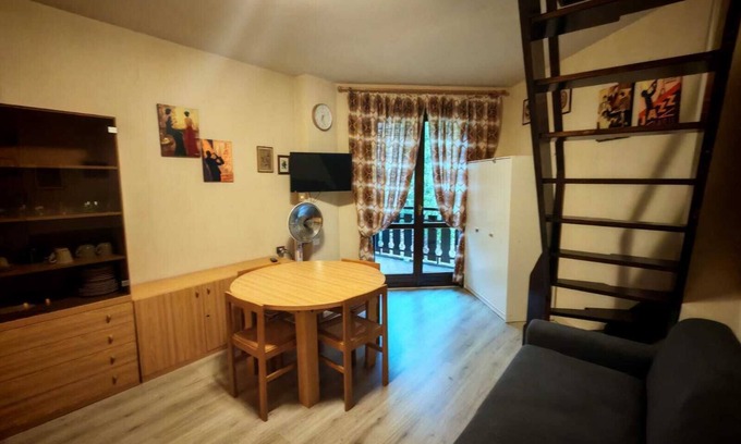 Castione della Presolana Apartamento | Apartment up to 8 Sleeps IN RESIDENCE LOCATED IN CASTIONE DELLA PRESOLANA