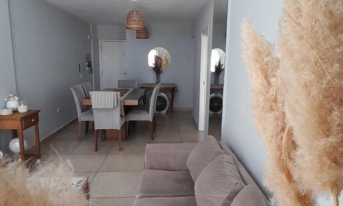 Rio Cuarto Apartamento | Apart Margarita, 1 dormitorio con balcón y cochera