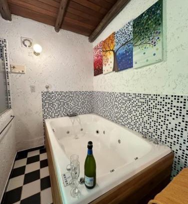Rio Ceballos Apartamento | Apart Suite Rural, hidromasajes doble, pileta, Grupo Cabaña La Triada