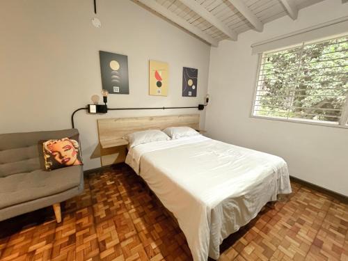 El Poblado Apartamento | Apartaestudio amueblado en Poblado FRN106 By Roots Rentals