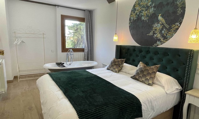 Montejo de la Sierra Apartamento | Apartamento de vistas privilegiadas a la Reserva de la Biosfera y exquisita decoración ecléctica.