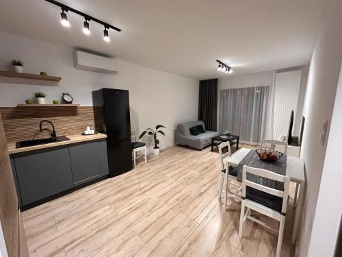 Brynow Apartamento | Apartament dwupokojowy Ceglana Park