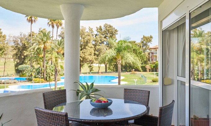 Las Lagunas Apartamento | Apartment for Golf in Mijas