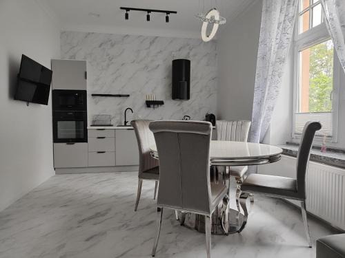 Klodzko Miasto Apartamento | Apartament Jak w banku