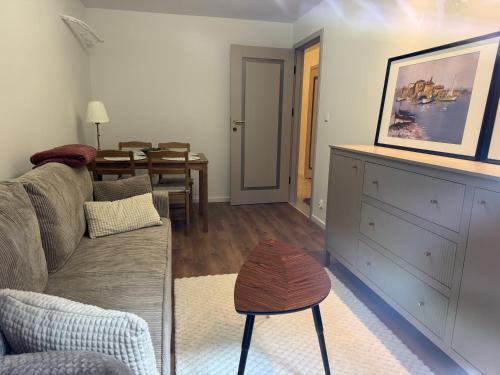 Wawer Apartamento | Apartament - Mieszkanie przy Centrum Zdrowia Dziecka - Warszawa Międzylesie - Dzięcieliny 15