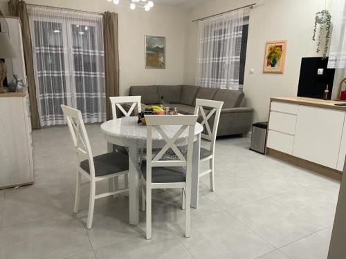 Kostrzyn Apartamento | Apartament na Miłej