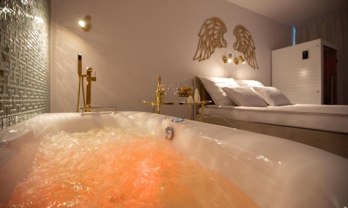 West Pomeranian Voivodeship Apartamento | Apartament Sauna&Jacuzzi Gold Solny Resort Kołobrzeg