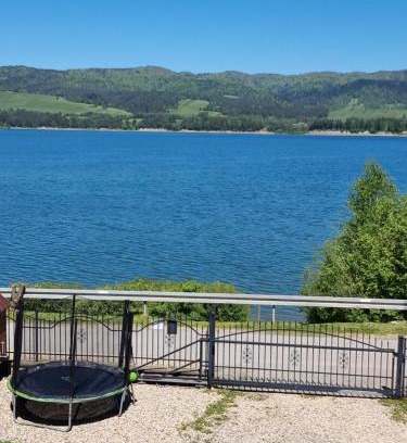 Frydman Apartamento | APARTAMENT Z POMOSTEM nad Jeziorem Czorsztyńskim