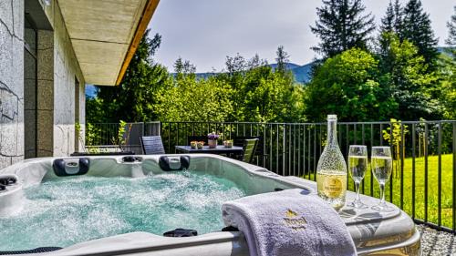 Bierutowice Apartamento | Apartament z prywatnym Jacuzzi Orlik VIP Residence - blisko wyciągu i Wang by Royal Aparts